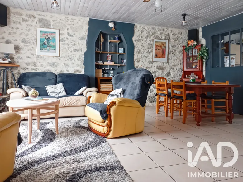 Maison 7 pièces 135 m² · à Poiroux · 134,6 m² · 289 000 €