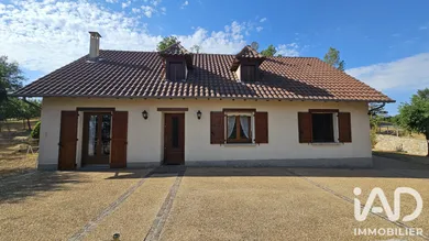 Maison à Saint-Étienne-de-Maurs (15600)