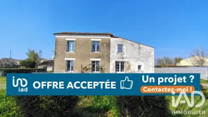 Maison de campagne à Saint-Martin-de-Fraigneau (85200)