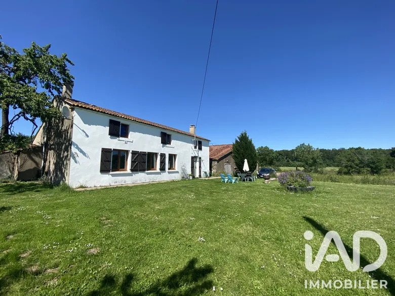 Maison 6 pièces 161 m² · à Rives-du-Fougerais · 161 m² · 166 500 €