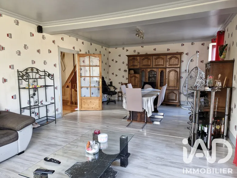 Maison 6 pièces 127 m² · à Champagne-Mouton · 127 m² · 96 000 €