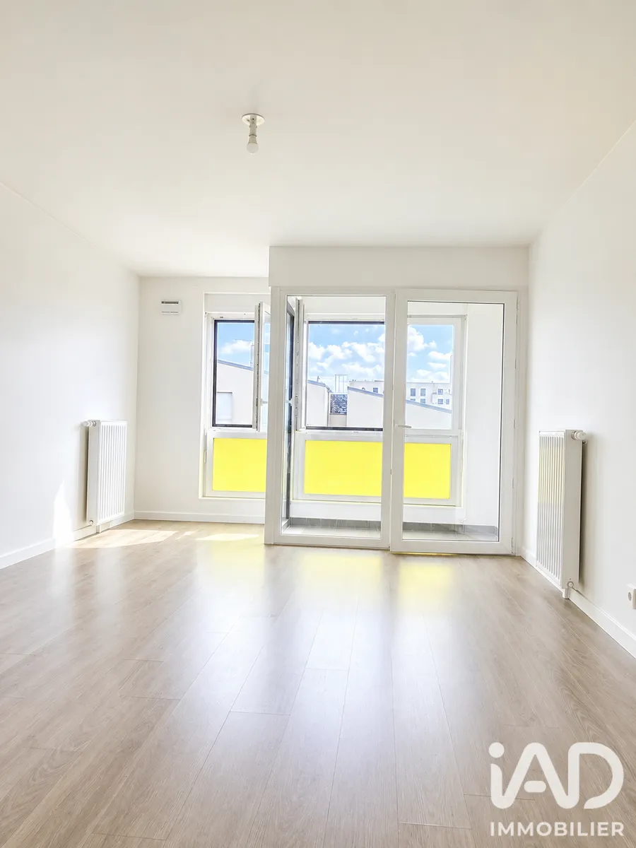Appartement à Saint-Ouen-sur-Seine (93400) photo 3