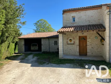 Traditional house in Sainte-Colombe-de-Villeneuve (47300)