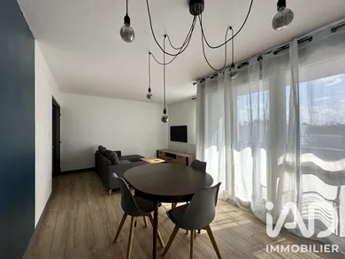 Apartment in Pessac (33600)