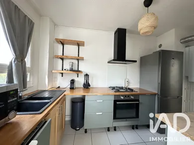 Apartment in Pessac (33600)