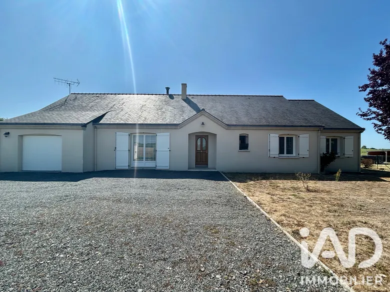 Maison 5 pièces 140 m² · à Neuillé · 140 m² · 319 500 €