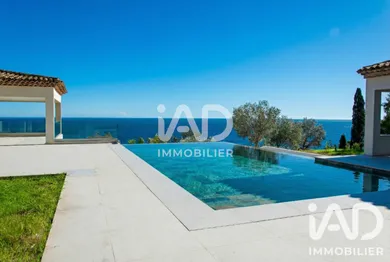 Maison d'architecte à Sainte-Maxime (83120)