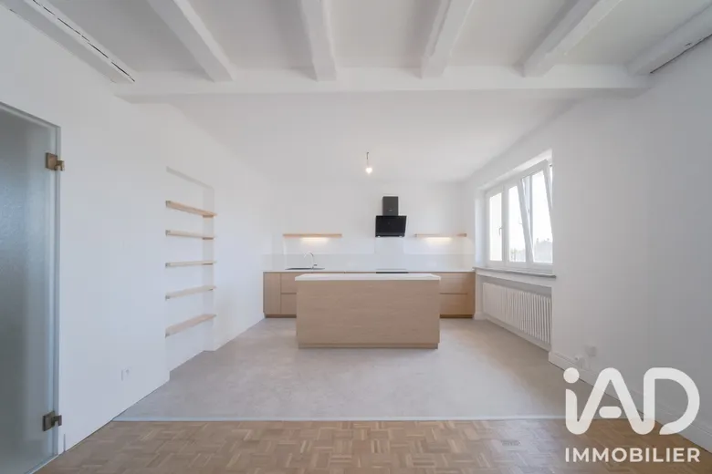 Appartement 6 pièces 144 m² · à Saint-Privat-la-Montagne · 144,2 m² · 1 240 €