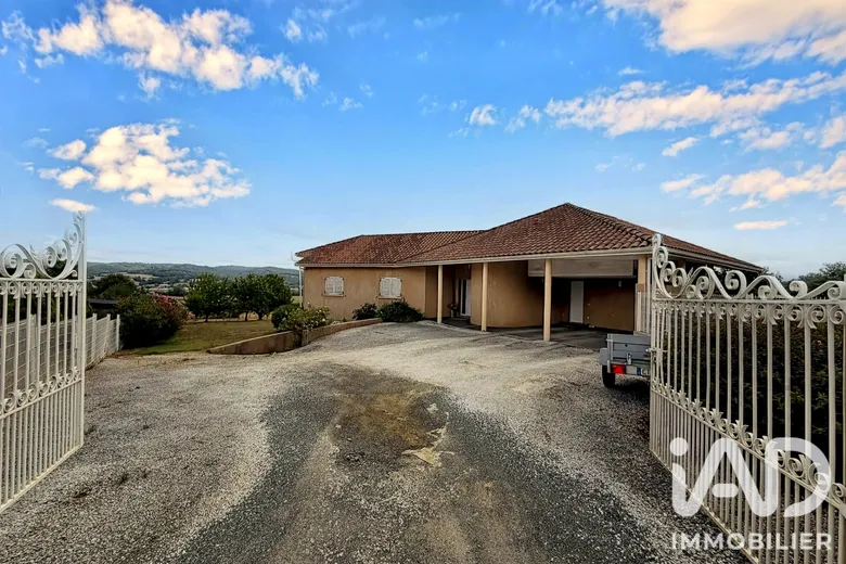 Maison 6 pièces 264 m² · à Bordes · 264 m² · 429 000 €