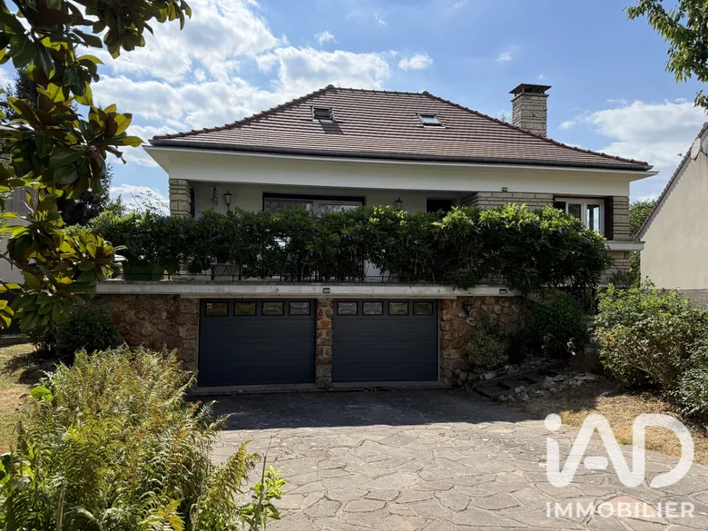 Maison 6 pièces 144 m² · à Crécy-la-Chapelle · 144 m² · 395 000 €