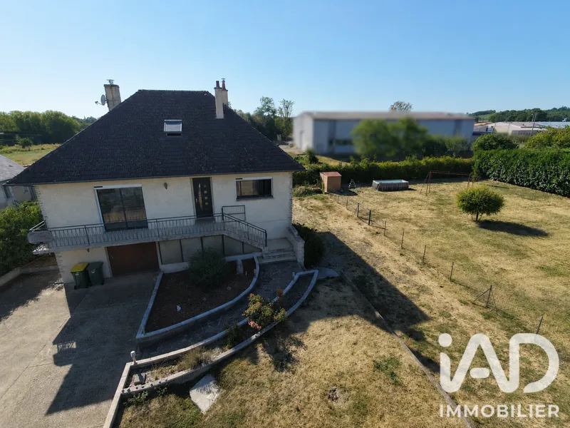 Maison de ville 6 pièces à vendre à La Chartre-sur-le-Loir (72340)