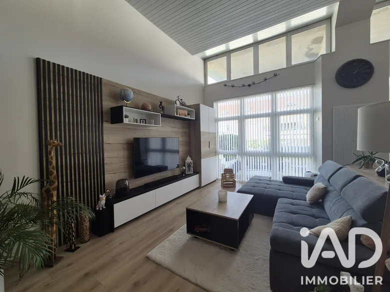 Appartement 5 pièces 141 m² · à Saint-Julien-les-Villas · 141 m² · 250 000 €