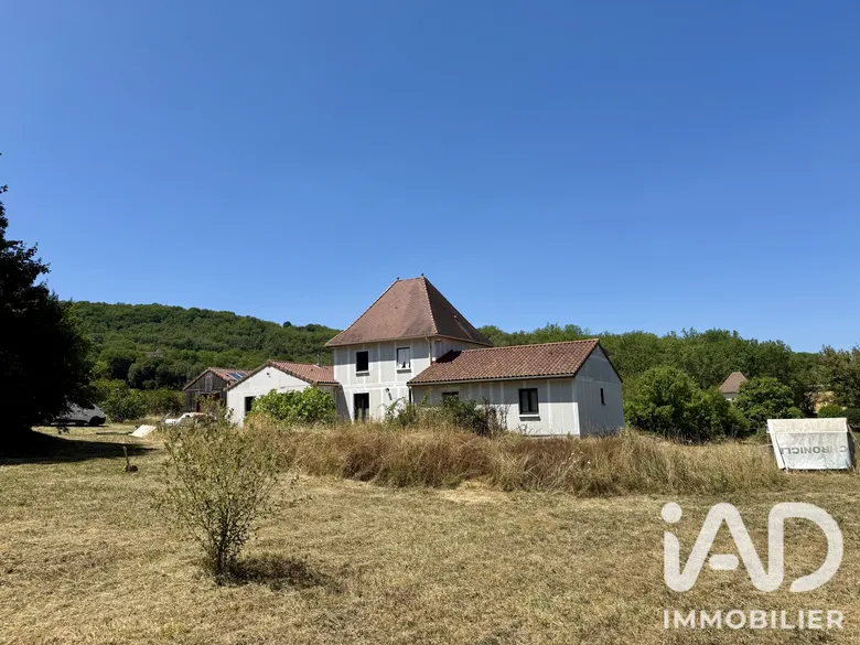 Maison 6 pièces 209 m² · à Carlux · 209 m² · 345 000 €
