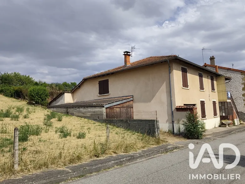 Maison 7 pièces 163 m² · à Vougy · 163 m² · 174 000 €