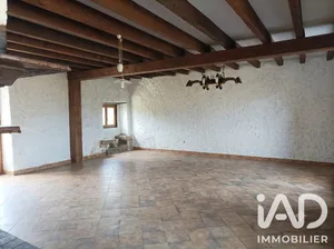 House in Colombier (03600)