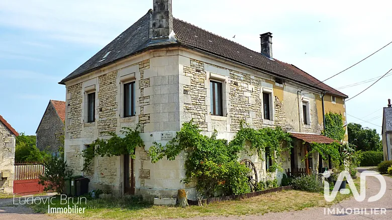 Maison 9 pièces 198 m² · à Les Hauts de Forterre · 198 m² · 159 000 €