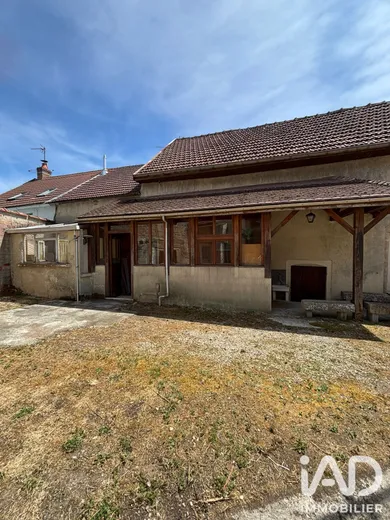 Maison de village à Sennevoy-le-Bas (89160)
