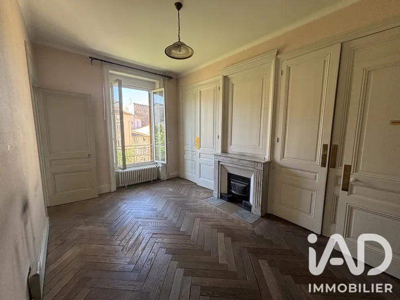 Appartement 4 pièces 89 m² · à Rive-de-Gier · 88,7 m² · 65 000 €