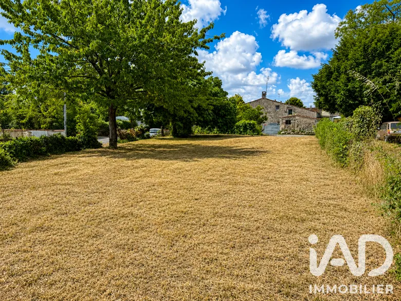 Terrain 484 m² · à Chaniers · 40 000 €