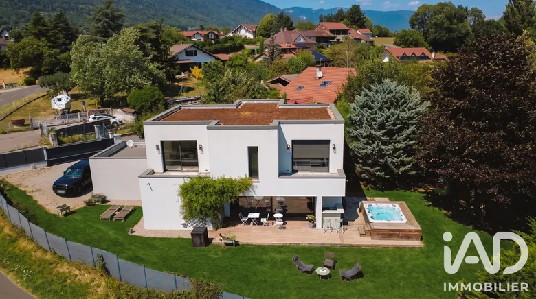 Maison 7 pièces 166 m² · à Crozet · 166 m² · 995 000 €