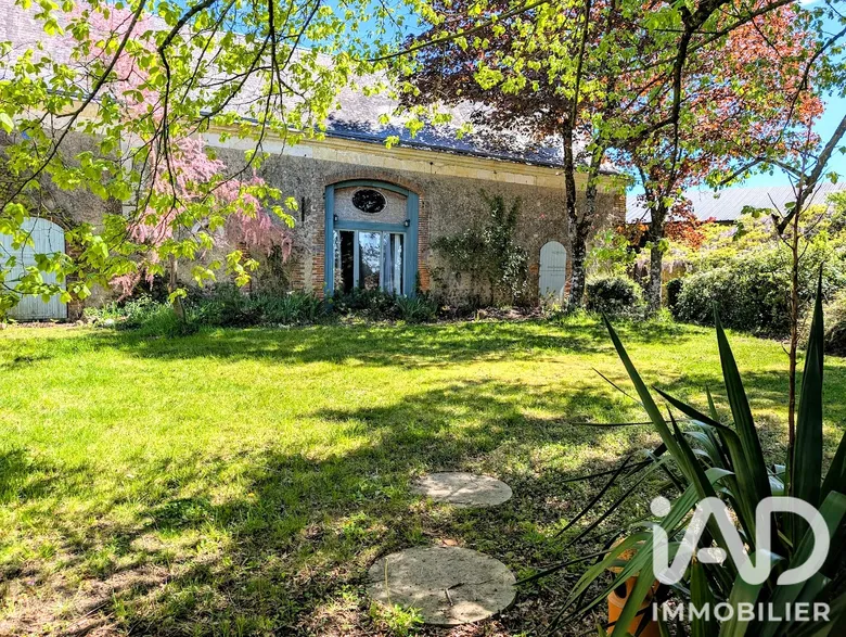 Maison 9 pièces 207 m² · à Lhomme · 207 m² · 205 000 €