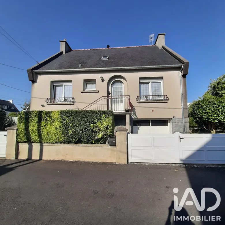 Maison 5 pièces 110 m² · à Carhaix-Plouguer · 110 m² · 162 000 €