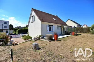 Traditional house in Bernières-sur-Mer (14990)