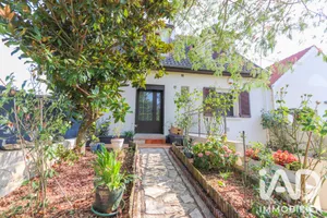 Traditional house in Saint-Jean-les-Deux-Jumeaux (77660)