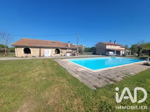 Domaine à Étauliers (33820)