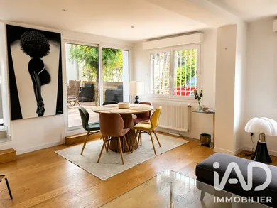 Townhouse in Bordeaux (33000)