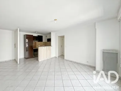 Apartment in Combs-la-Ville (77380)