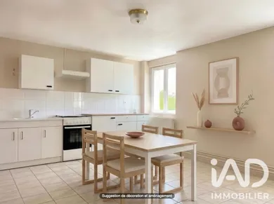 Apartment in Saint-Laurent-de-Chamousset (69930)