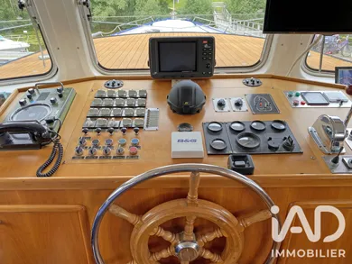 Péniche à Verneuil-sur-Seine (78480)