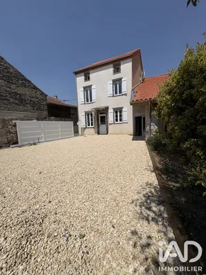 Village house in Le Cheix-sur-Morge (63200)