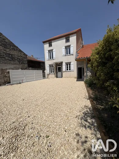 Village house in Le Cheix-sur-Morge (63200)