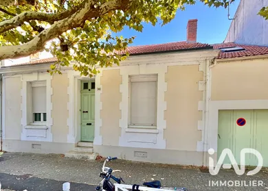 Townhouse in La Rochelle (17000)