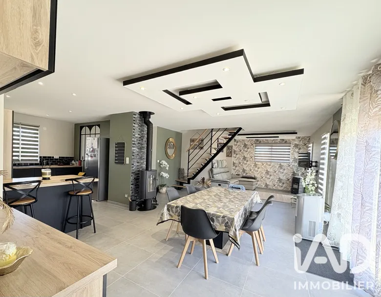 Maison 6 pièces 135 m² · à Villebernier · 134,9 m² · 272 000 €