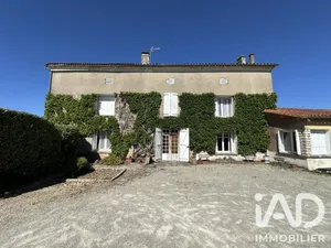 Maison de campagne à Villiers-Couture (17510)