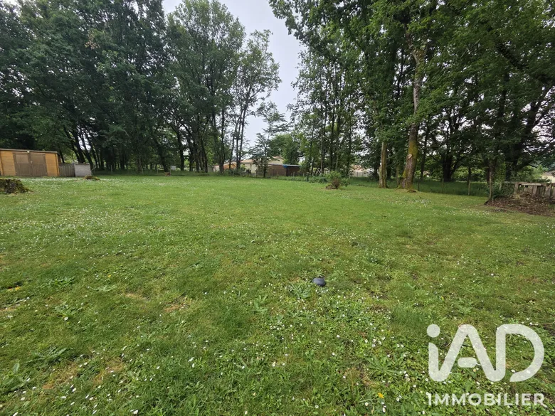Terrain à Lesparre-Médoc (33340) · 50 000 €