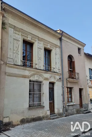 Maison de ville à Montreuil-Bellay (49260)