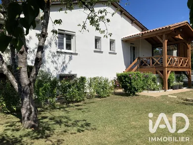 Traditional house in Monflanquin (47150)