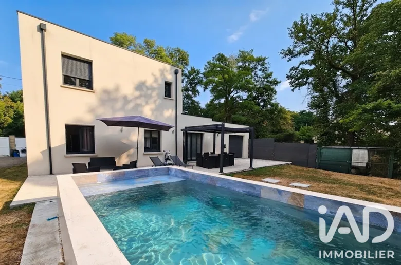 Maison 6 pièces 140 m² · à Germigny-l'Évêque · 140 m² · 495 000 €