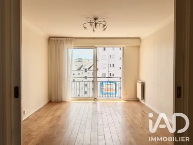 Apartment in Vannes (56000)