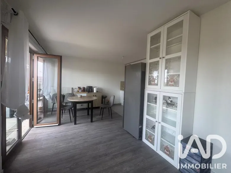 Appartement 2 pièces 43 m² · à Bussy-Saint-Georges · 43 m² · 950 €