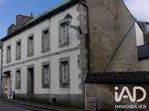 Immeuble à Huelgoat (29690)