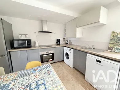 Apartment in Orange (84100)