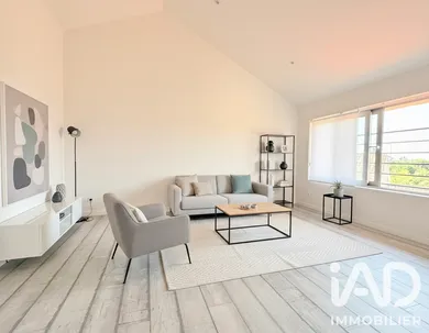Apartment in Orange (84100)