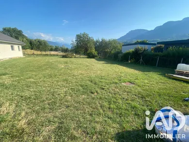 Terrain à bâtir à Porte-de-Savoie (73800)