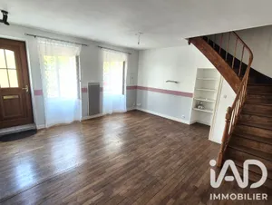 Townhouse in Parthenay (79200)