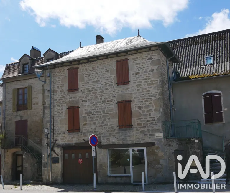 Maison 5 pièces 380 m² · à Sousceyrac-en-Quercy · 380 m² · 130 000 €